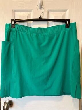 NWT Chico's Zenergy Vivid Jade Green Athletic Skort Size 3.5